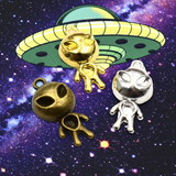 10PCS Alien Charms,3 Colors Available 3D-RS1269