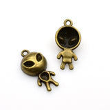 10PCS Alien Charms,3 Colors Available 3D-RS1269